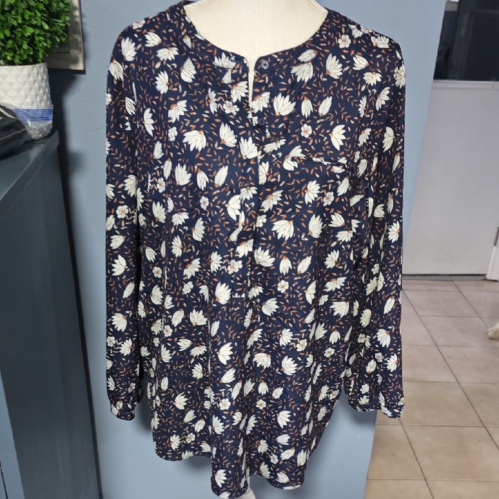 Elegant Floral Navy Blouse